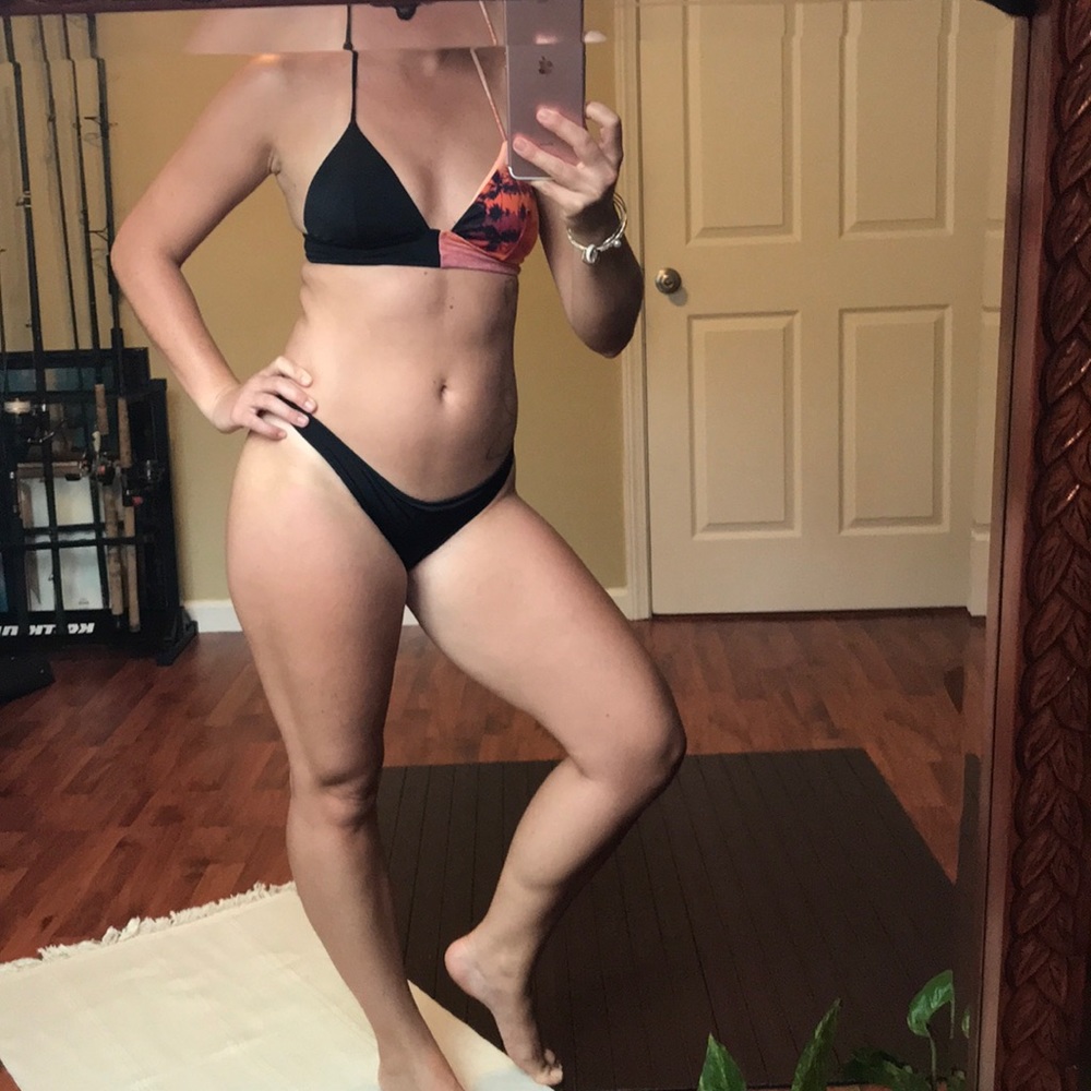 Victoria’s Secret Small Triangle Bikini Top - Picture 6 of 7